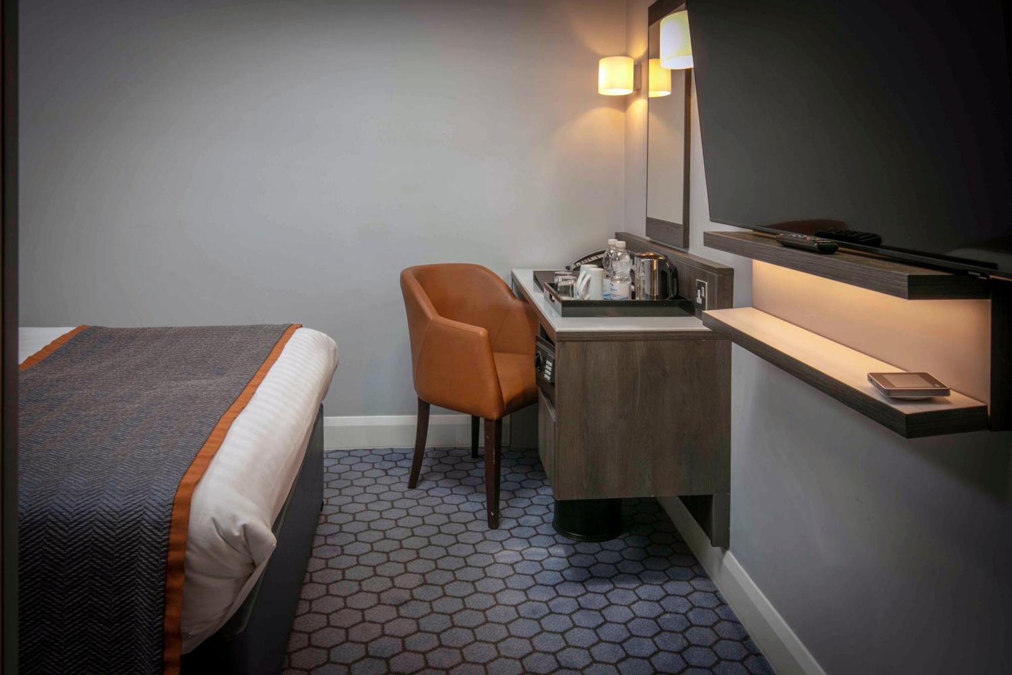 Best Western Plus Vauxhall Hotel Лондон Екстериор снимка