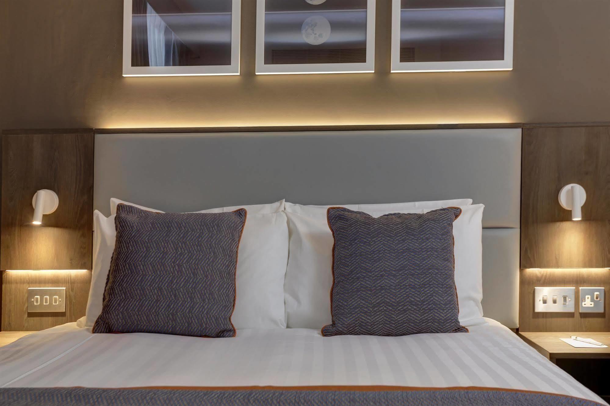 Best Western Plus Vauxhall Hotel Лондон Екстериор снимка